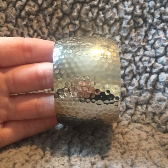 Assorted cuff bracelets - Picture 3 of 4